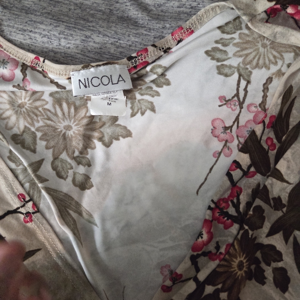 NICOLA Beige Twist-Front Floral V-Neck Top with Pink Blossoms - Picture 2 of 3